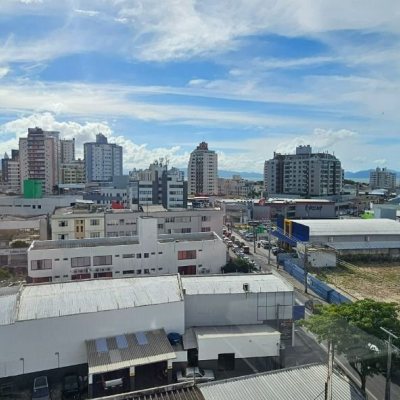 Apartamentos com 126m², 3 quartos, 3 suítes, 2 garagens, no bairro Estreito em Florianópolis