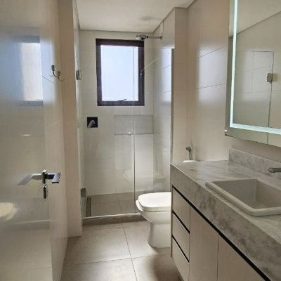 Apartamentos com 126m², 3 quartos, 3 suítes, 2 garagens, no bairro Estreito em Florianópolis