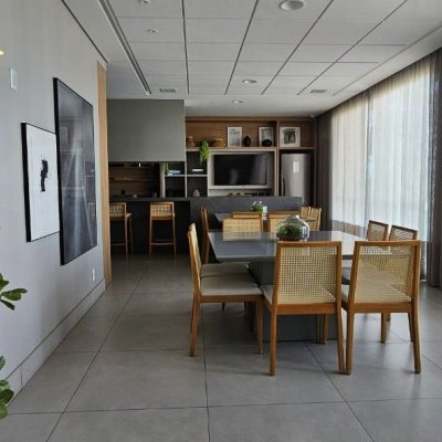 Apartamentos com 126m², 3 quartos, 3 suítes, 2 garagens, no bairro Estreito em Florianópolis