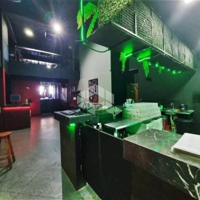 Galpão/Loja com 700m², no bairro Estreito em Florianópolis