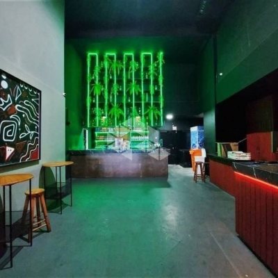 Galpão/Loja com 700m², no bairro Estreito em Florianópolis