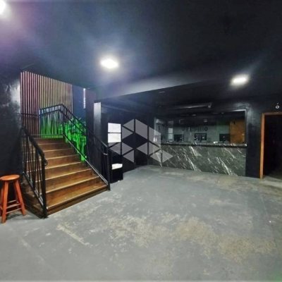 Galpão/Loja com 700m², no bairro Estreito em Florianópolis