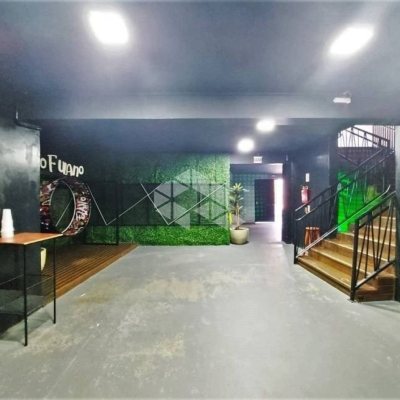 Galpão/Loja com 700m², no bairro Estreito em Florianópolis
