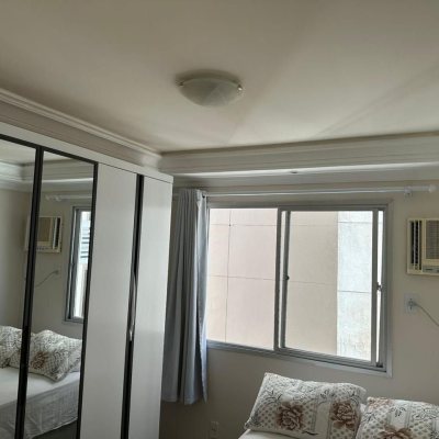 Apartamentos com 40m², 1 quarto, no bairro Centro em Florianópolis