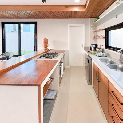 Casa em Condomínio com 239m², 3 quartos, 1 suíte, 2 garagens, no bairro Campeche em Florianópolis