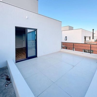 Casa em Condomínio com 239m², 3 quartos, 1 suíte, 2 garagens, no bairro Campeche em Florianópolis