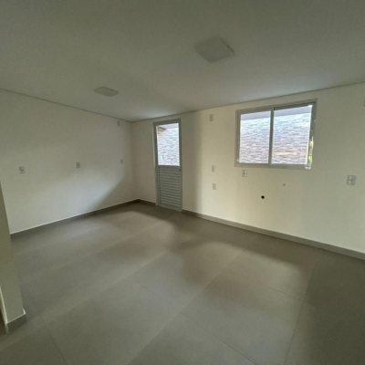 Casa em Condomínio com 45m², 2 quartos, 1 suíte, 1 garagem, no bairro Bela Vista em Palhoça