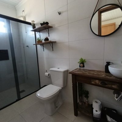 Casa Residencial com 90m², 3 quartos, 1 suíte, 2 garagens, no bairro Universitário em Biguaçu