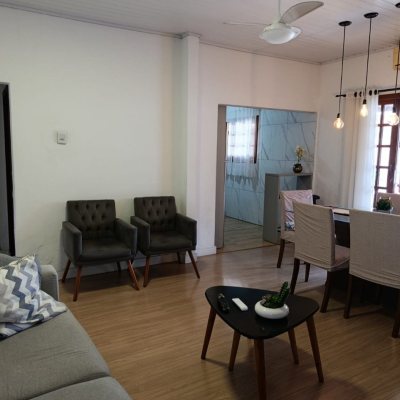 Casa Residencial com 90m², 3 quartos, 1 suíte, 2 garagens, no bairro Universitário em Biguaçu