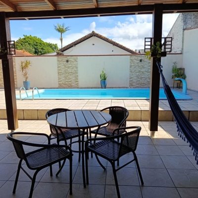 Casa Residencial com 90m², 3 quartos, 1 suíte, 2 garagens, no bairro Universitário em Biguaçu