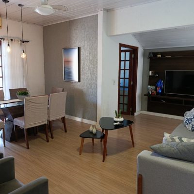 Casa Residencial com 90m², 3 quartos, 1 suíte, 2 garagens, no bairro Universitário em Biguaçu