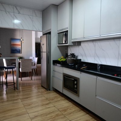 Casa Residencial com 90m², 3 quartos, 1 suíte, 2 garagens, no bairro Universitário em Biguaçu