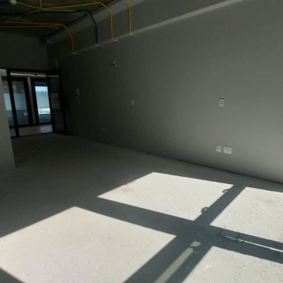 Sala com 30m², 1 garagem, no bairro Campeche em Florianópolis