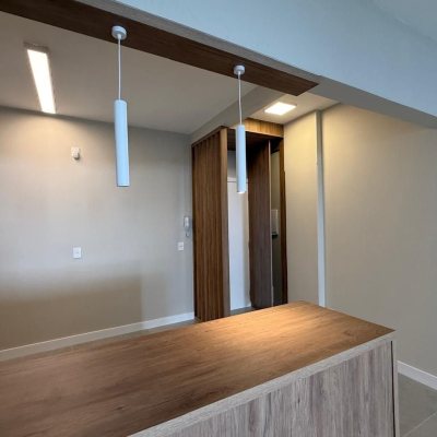 Apartamentos com 97m², 3 quartos, 1 suíte, 1 garagem, no bairro Centro em Florianópolis