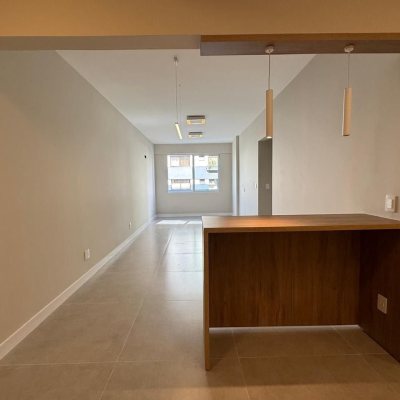 Apartamentos com 97m², 3 quartos, 1 suíte, 1 garagem, no bairro Centro em Florianópolis