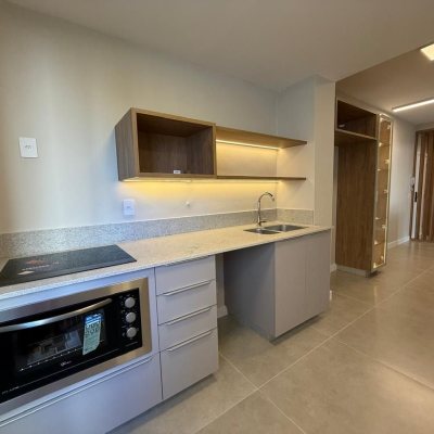 Apartamentos com 97m², 3 quartos, 1 suíte, 1 garagem, no bairro Centro em Florianópolis