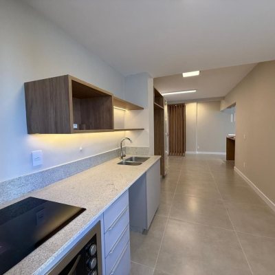 Apartamentos com 97m², 3 quartos, 1 suíte, 1 garagem, no bairro Centro em Florianópolis