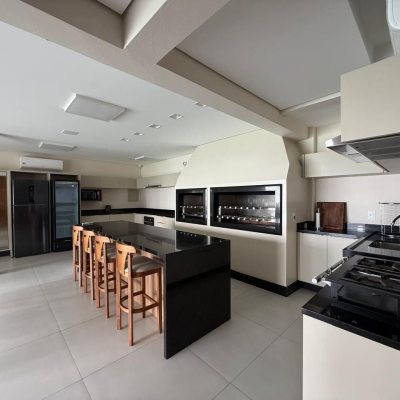 Apartamentos com 97m², 3 quartos, 1 suíte, 1 garagem, no bairro Centro em Florianópolis