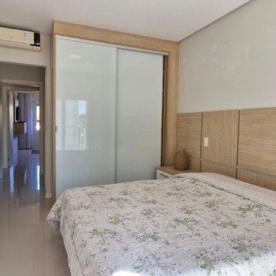 Apartamentos com 165m², 3 quartos (sendo 3 suítes), 2 garagens, no bairro Santinho em Florianópolis
