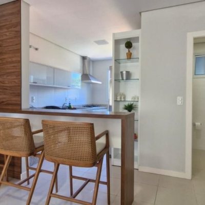 Apartamentos com 165m², 3 quartos (sendo 3 suítes), 2 garagens, no bairro Santinho em Florianópolis