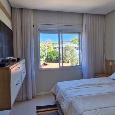 Apartamentos com 165m², 3 quartos (sendo 3 suítes), 2 garagens, no bairro Santinho em Florianópolis