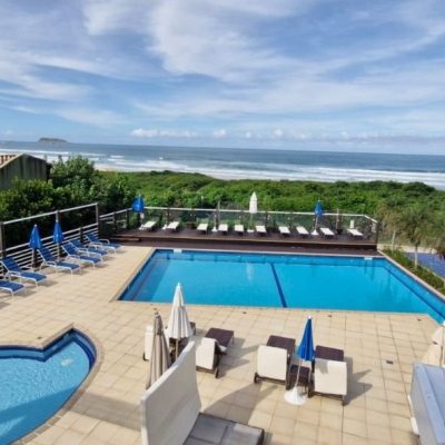 Apartamentos com 165m², 3 quartos (sendo 3 suítes), 2 garagens, no bairro Santinho em Florianópolis
