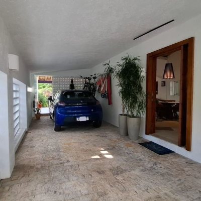 Casa Residencial com 412m², 6 quartos (sendo 6 suítes), 4 garagens, no bairro Ponta Das Canas em Florianópolis