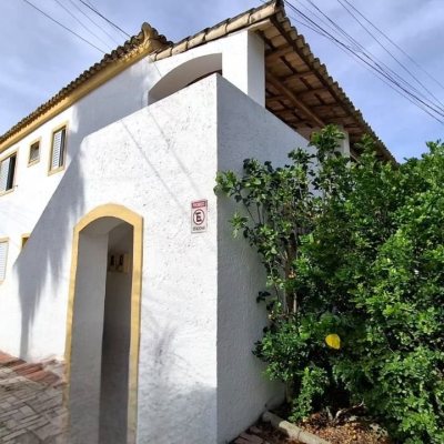 Casa Residencial com 412m², 6 quartos (sendo 6 suítes), 4 garagens, no bairro Ponta Das Canas em Florianópolis