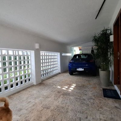 Casa Residencial com 412m², 6 quartos (sendo 6 suítes), 4 garagens, no bairro Ponta Das Canas em Florianópolis