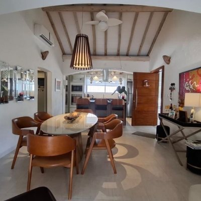 Casa Residencial com 412m², 6 quartos (sendo 6 suítes), 4 garagens, no bairro Ponta Das Canas em Florianópolis