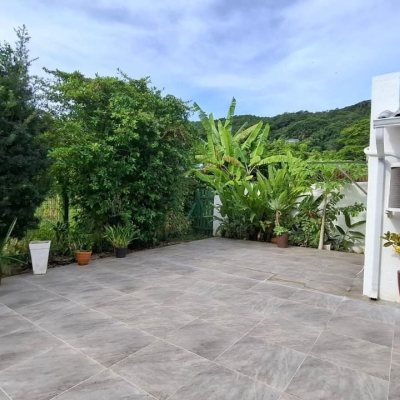 Casa Residencial com 412m², 6 quartos (sendo 6 suítes), 4 garagens, no bairro Ponta Das Canas em Florianópolis