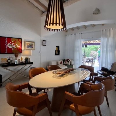 Casa Residencial com 412m², 6 quartos (sendo 6 suítes), 4 garagens, no bairro Ponta Das Canas em Florianópolis