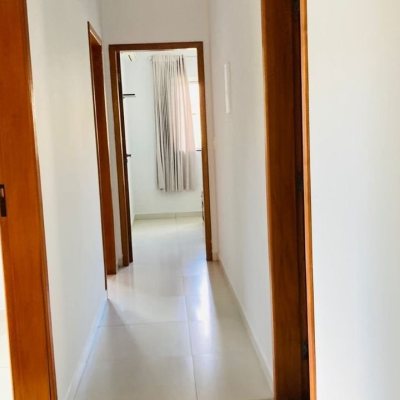 Casa Residencial com 130m², 3 quartos (sendo 1 suíte), 2 garagens, no bairro Campeche em Florianópolis