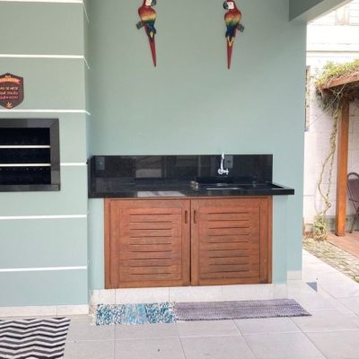 Casa Residencial com 130m², 3 quartos (sendo 1 suíte), 2 garagens, no bairro Campeche em Florianópolis