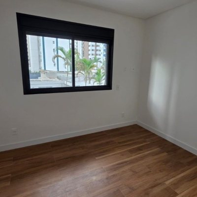 Apartamentos com 73m², 2 quartos, 1 suíte, 1 garagem, no bairro Centro em Florianópolis