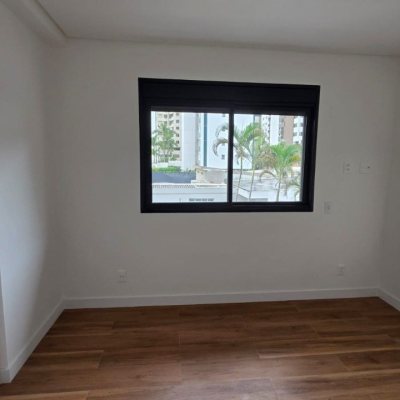 Apartamentos com 73m², 2 quartos, 1 suíte, 1 garagem, no bairro Centro em Florianópolis