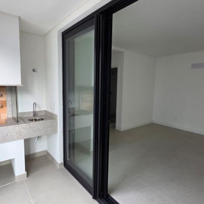 Apartamentos com 73m², 2 quartos, 1 suíte, 1 garagem, no bairro Centro em Florianópolis