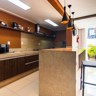 Apartamentos com 85m², 3 quartos, 1 suíte, 2 garagens, no bairro Estreito em Florianópolis