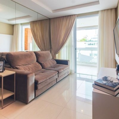 Apartamentos com 85m², 3 quartos, 1 suíte, 2 garagens, no bairro Estreito em Florianópolis