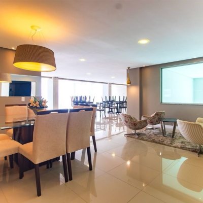 Apartamentos com 85m², 3 quartos, 1 suíte, 2 garagens, no bairro Estreito em Florianópolis