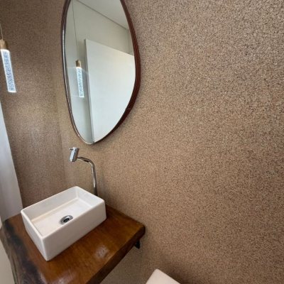 Sobrado Residencial com 165m², 3 quartos (sendo 1 suíte), 3 garagens, no bairro Forquilhas em São José