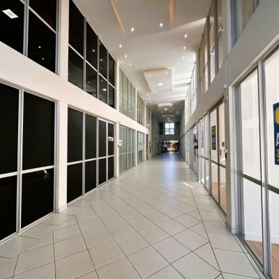 Sala com 26m², 1 garagem, no bairro Estreito em Florianópolis