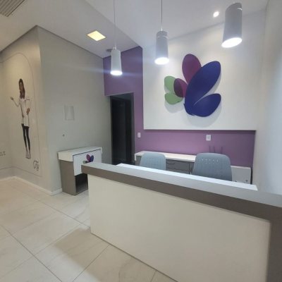 Loja com 65m², no bairro Campinas em São José