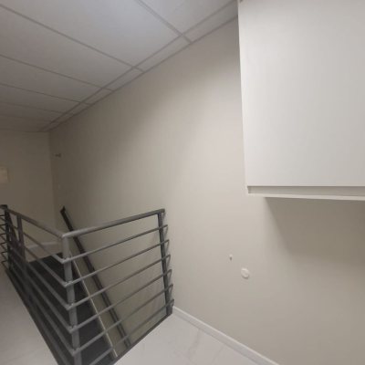 Loja com 65m², no bairro Campinas em São José