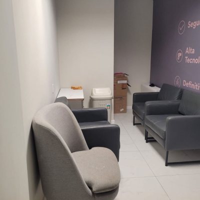 Loja com 65m², no bairro Campinas em São José