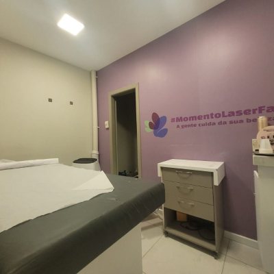 Loja com 65m², no bairro Campinas em São José