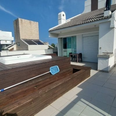 Cobertura com 157m², 2 quartos (sendo 1 suíte), 2 garagens, no bairro Campeche em Florianópolis