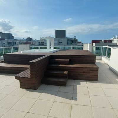 Cobertura com 157m², 2 quartos (sendo 1 suíte), 2 garagens, no bairro Campeche em Florianópolis