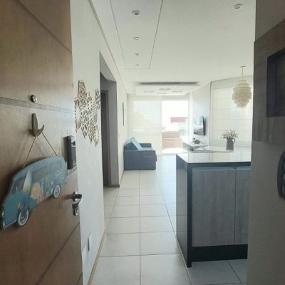 Cobertura com 157m², 2 quartos (sendo 1 suíte), 2 garagens, no bairro Campeche em Florianópolis