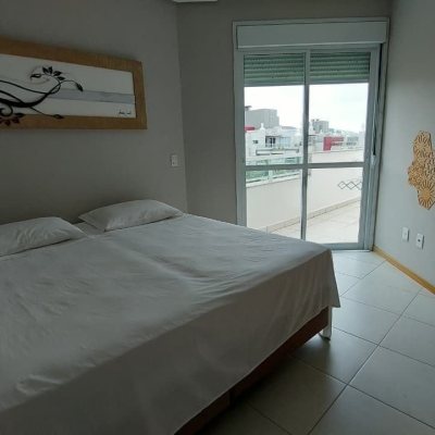 Cobertura com 157m², 2 quartos, 1 suíte, 2 garagens, no bairro Campeche em Florianópolis